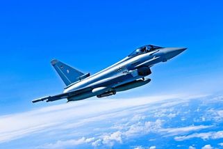 To už Rusové přehání. V Baltském moři jsou tak agresivní, že se museli piloti a kapitáni uchýlit ke starým navigačním metodám